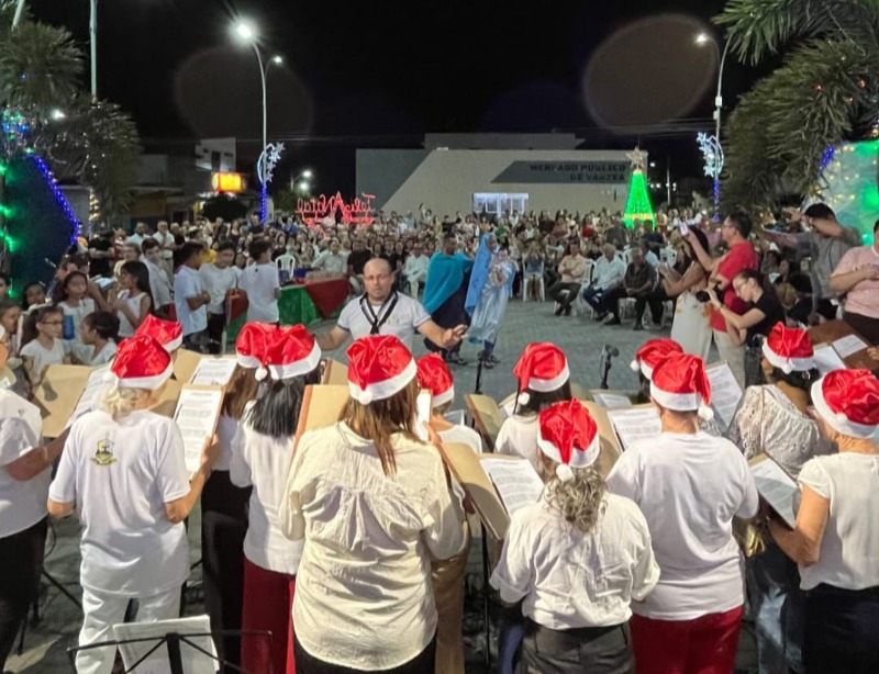 Concerto de Natal encanta fam�lias em noite com homenagens em V�rzea