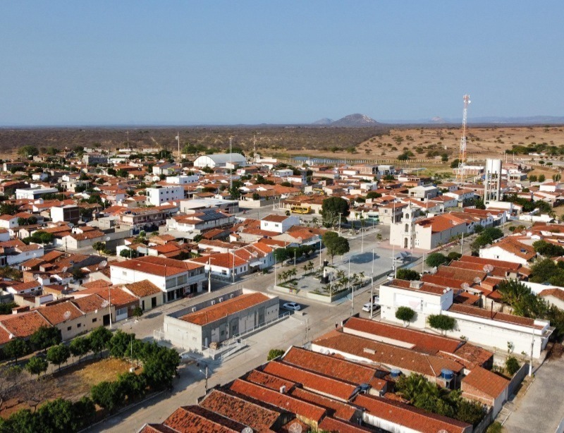 V�rzea celebra 64 anos com ecopedal, entrega de novos ve�culos e shows de Espora de Ouro, Z� Cantor e Batista Lima