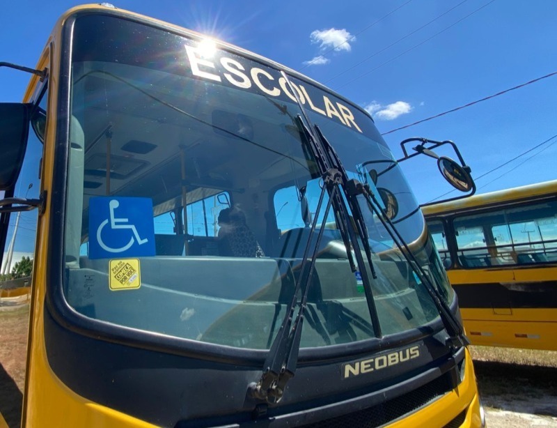 Prefeitura de V�rzea conclui manuten��o preventiva em �nibus escolares