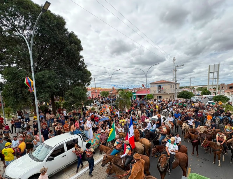 XIV Cavalgada do Sert�o re�ne centenas de cavaleiros e amazonas e abre programa��o do Jo�o Pedro 2026 em V�rzea